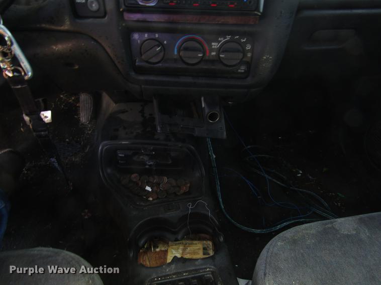 image for item DD8869 2001 Chevrolet Blazer SUV