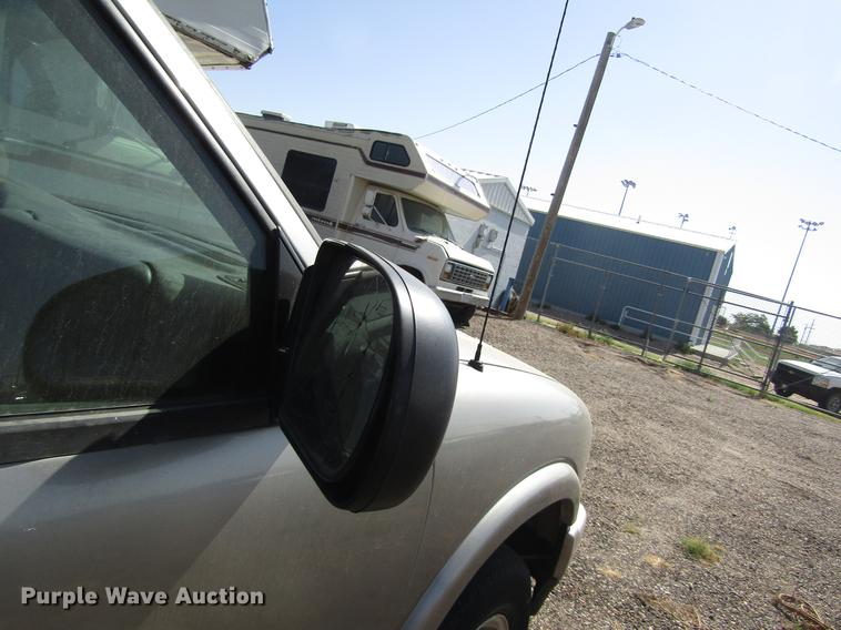 image for item DD8869 2001 Chevrolet Blazer SUV