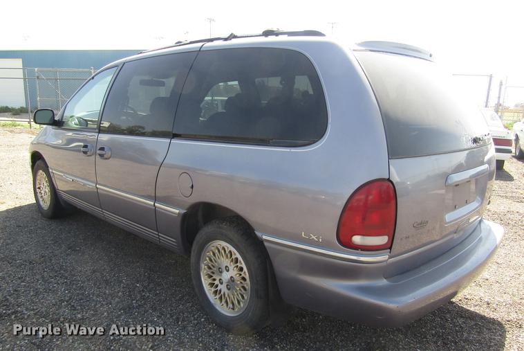 image for item DD8870 1996 Chrysler Town & Country van