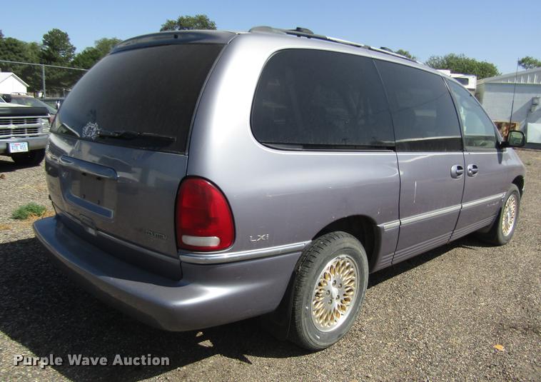 image for item DD8870 1996 Chrysler Town & Country van