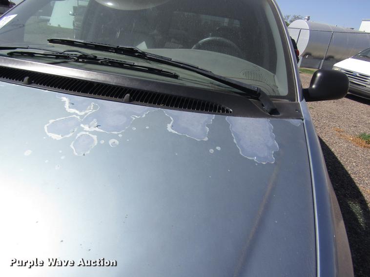 image for item DD8870 1996 Chrysler Town & Country van