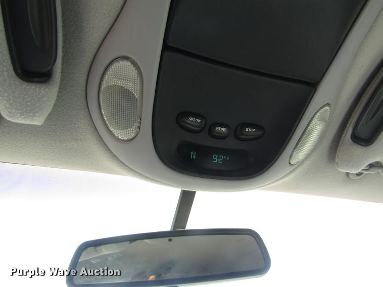 image for item DD8870 1996 Chrysler Town & Country van