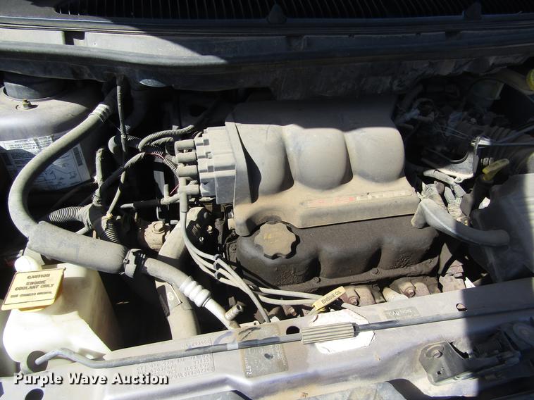 image for item DD8870 1996 Chrysler Town & Country van