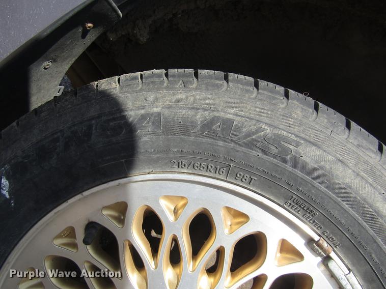 image for item DD8870 1996 Chrysler Town & Country van