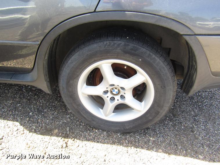 image for item DD8872 2003 BMW X5 SUV