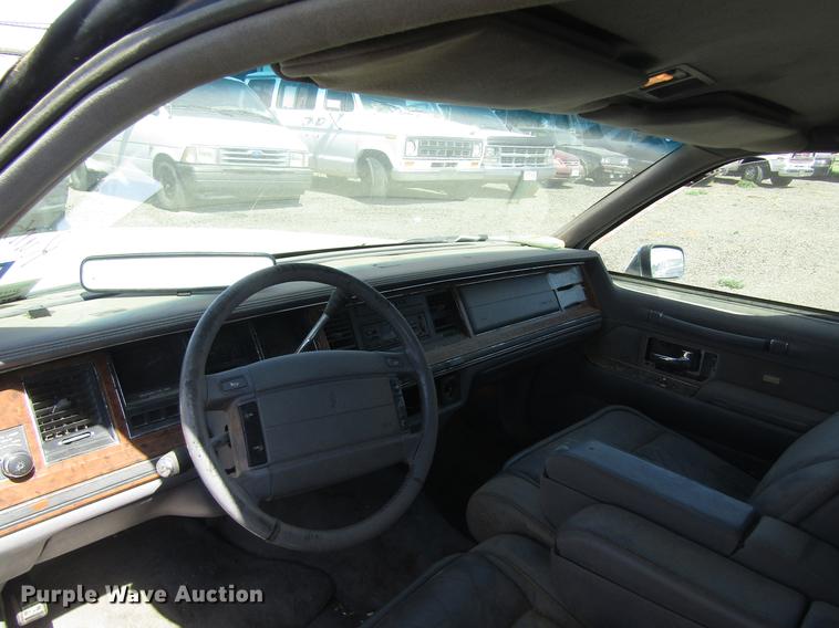 image for item DD8873 1994 Lincoln Town Car