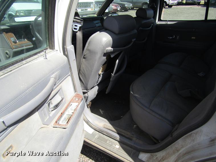 image for item DD8873 1994 Lincoln Town Car