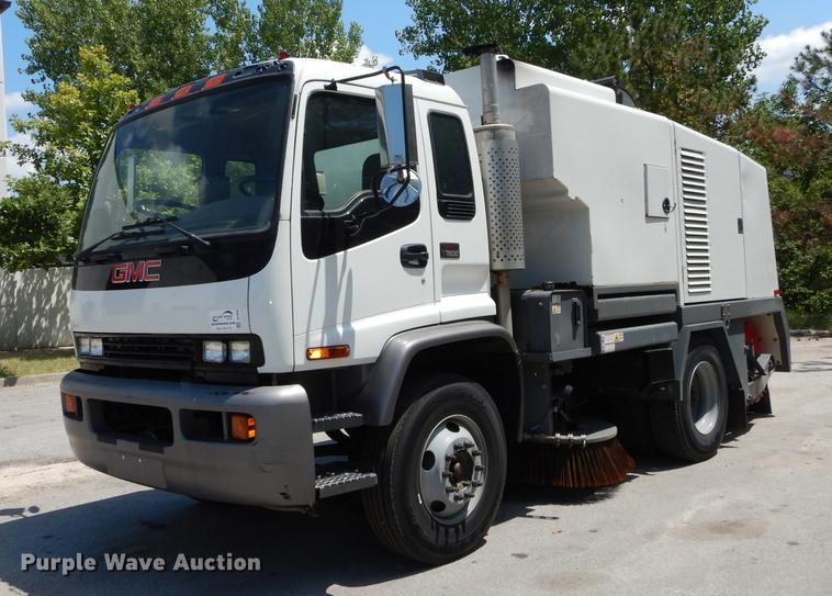 image for item DE1829 2002 GMC T7500 street sweeper truck