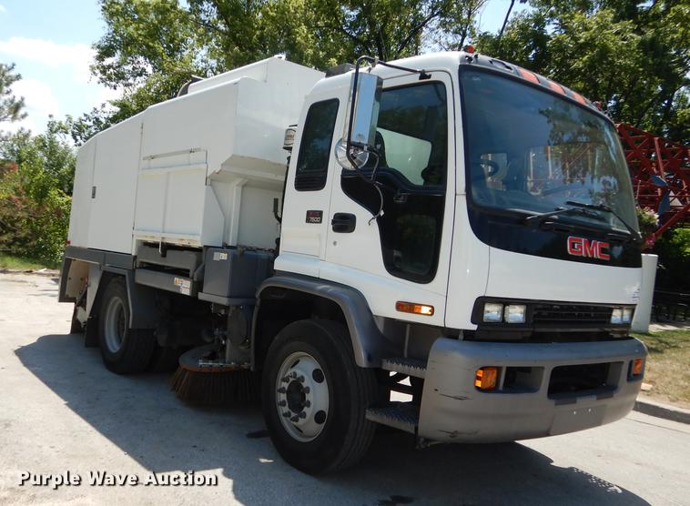 image for item DE1829 2002 GMC T7500 street sweeper truck