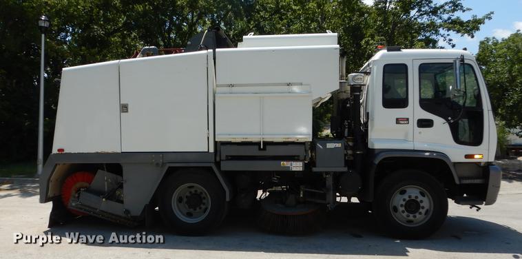 image for item DE1829 2002 GMC T7500 street sweeper truck