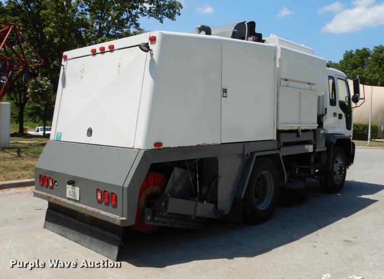 image for item DE1829 2002 GMC T7500 street sweeper truck