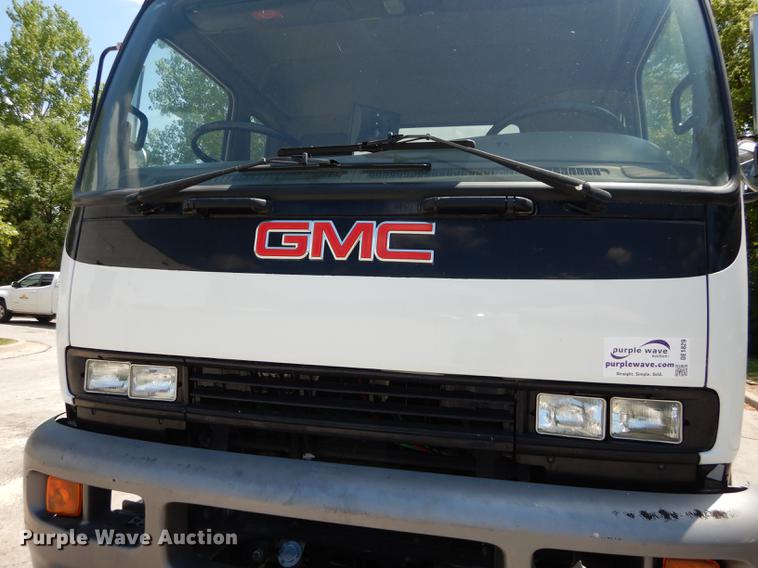 image for item DE1829 2002 GMC T7500 street sweeper truck