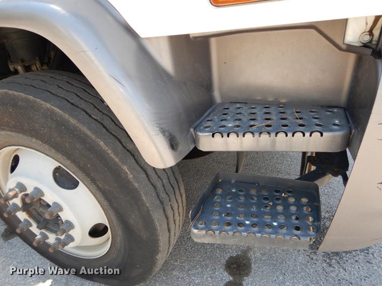 image for item DE1829 2002 GMC T7500 street sweeper truck