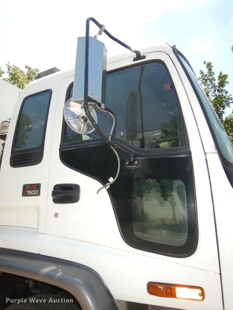 image for item DE1829 2002 GMC T7500 street sweeper truck