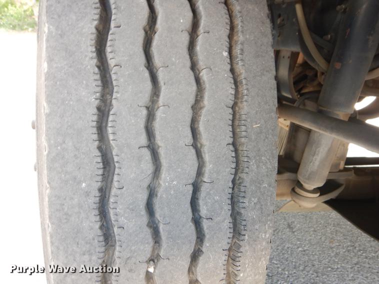 image for item DE1829 2002 GMC T7500 street sweeper truck