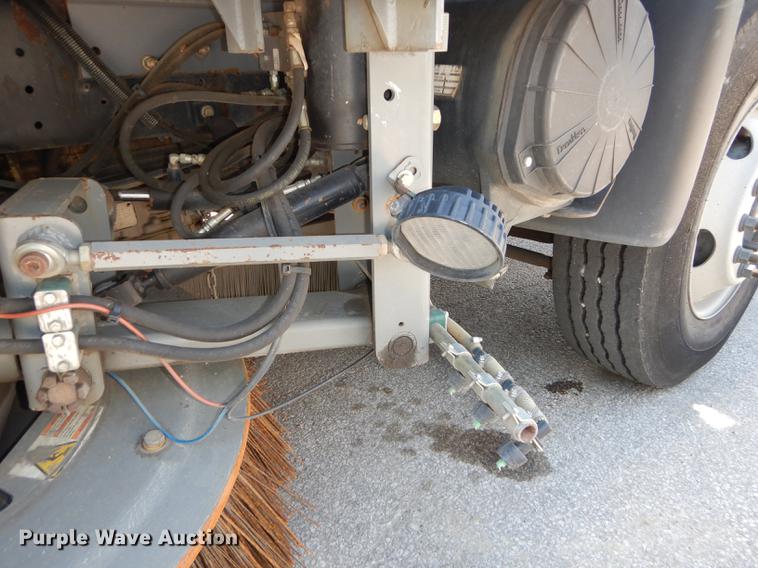 image for item DE1829 2002 GMC T7500 street sweeper truck