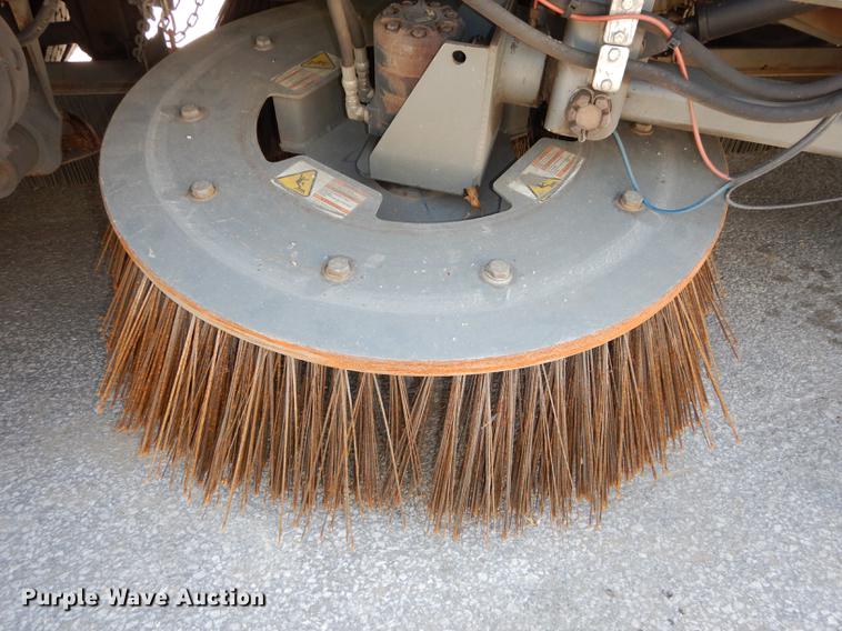 image for item DE1829 2002 GMC T7500 street sweeper truck