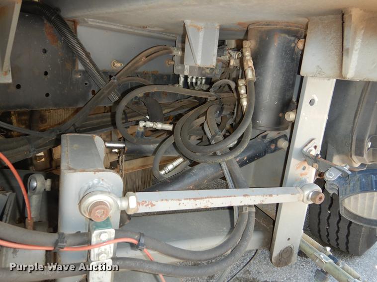 image for item DE1829 2002 GMC T7500 street sweeper truck