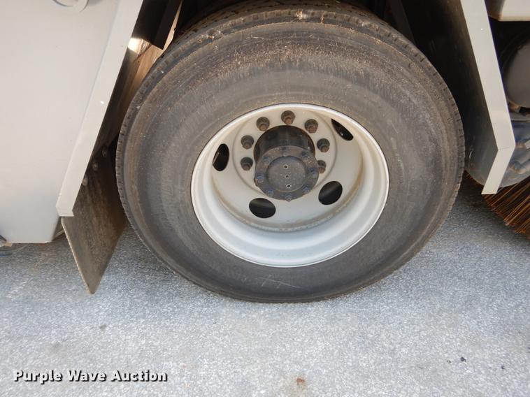 image for item DE1829 2002 GMC T7500 street sweeper truck