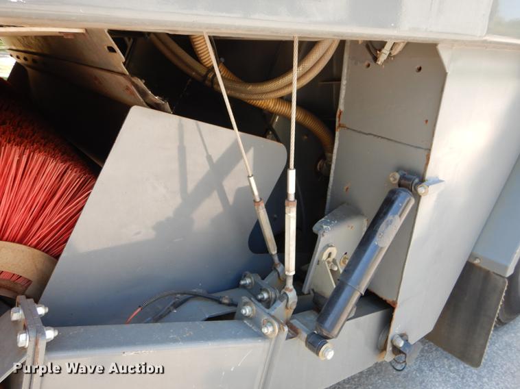 image for item DE1829 2002 GMC T7500 street sweeper truck