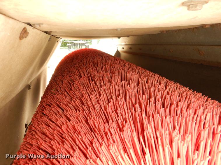 image for item DE1829 2002 GMC T7500 street sweeper truck