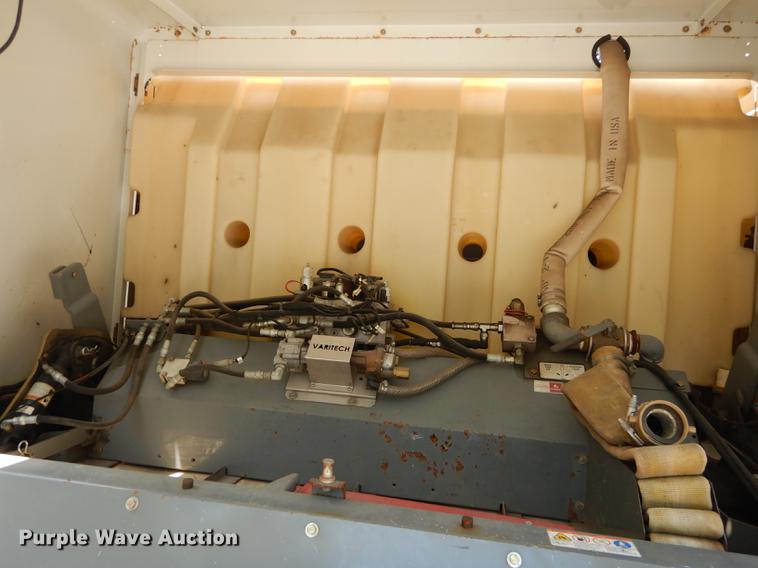 image for item DE1829 2002 GMC T7500 street sweeper truck