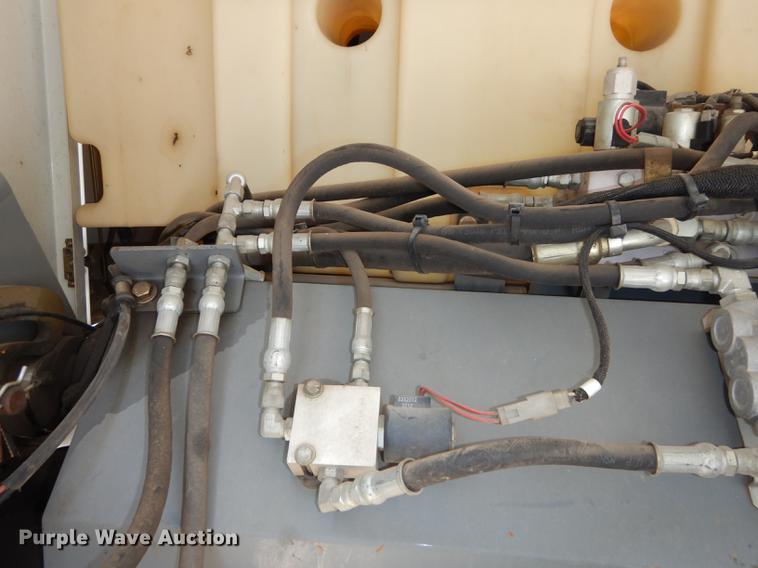 image for item DE1829 2002 GMC T7500 street sweeper truck