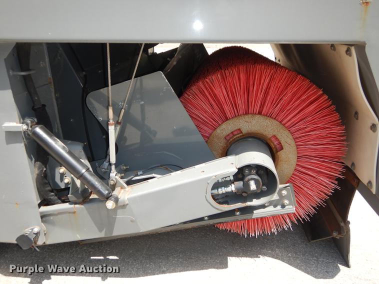 image for item DE1829 2002 GMC T7500 street sweeper truck