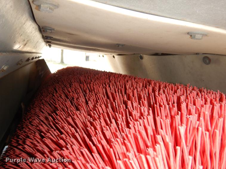 image for item DE1829 2002 GMC T7500 street sweeper truck