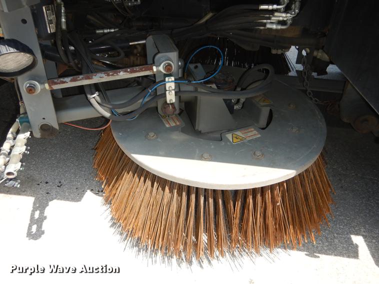 image for item DE1829 2002 GMC T7500 street sweeper truck