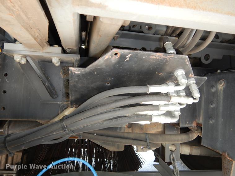 image for item DE1829 2002 GMC T7500 street sweeper truck