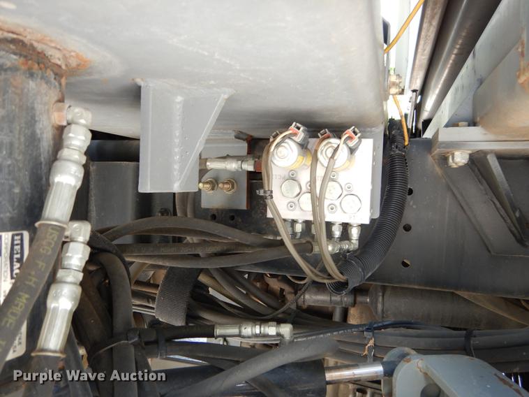 image for item DE1829 2002 GMC T7500 street sweeper truck