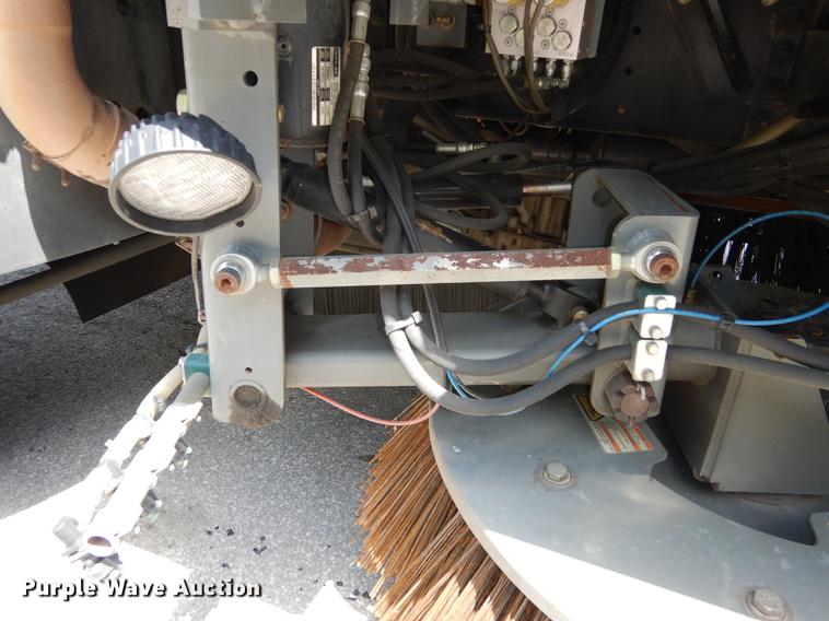 image for item DE1829 2002 GMC T7500 street sweeper truck