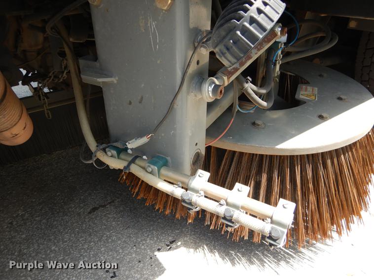 image for item DE1829 2002 GMC T7500 street sweeper truck