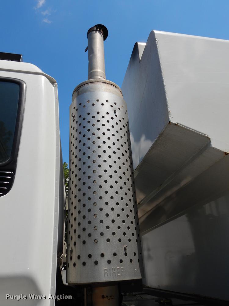 image for item DE1829 2002 GMC T7500 street sweeper truck