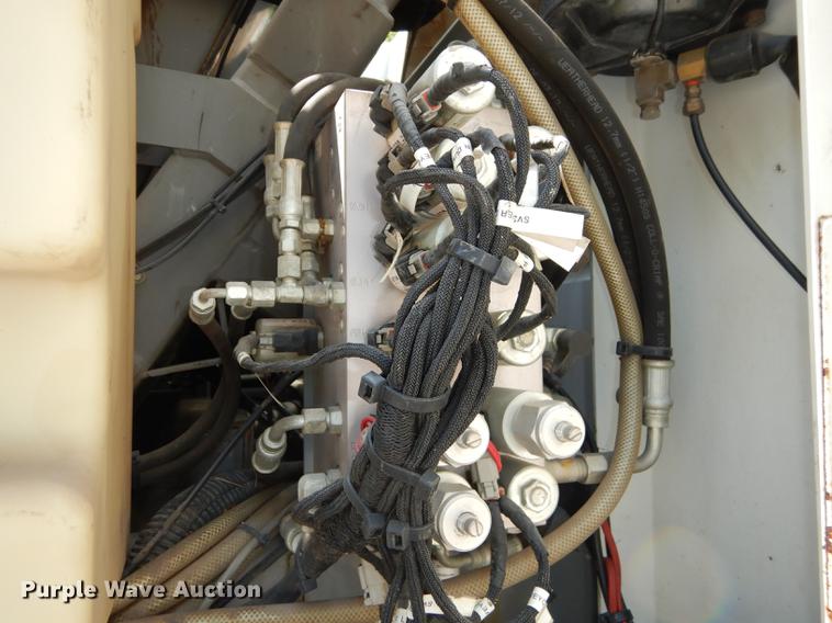 image for item DE1829 2002 GMC T7500 street sweeper truck