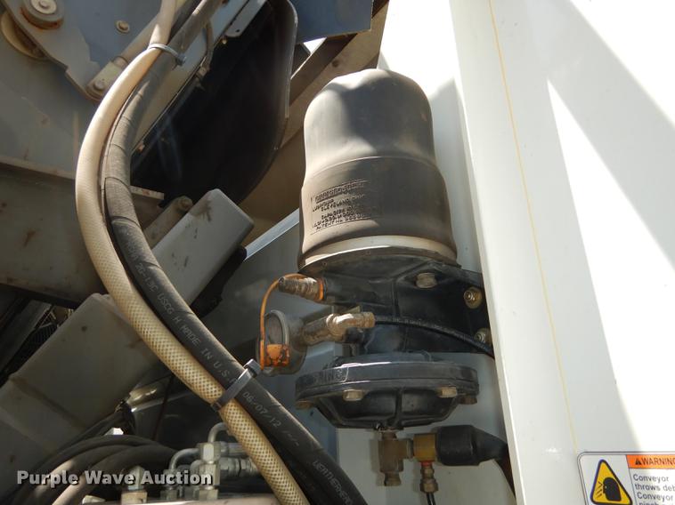 image for item DE1829 2002 GMC T7500 street sweeper truck