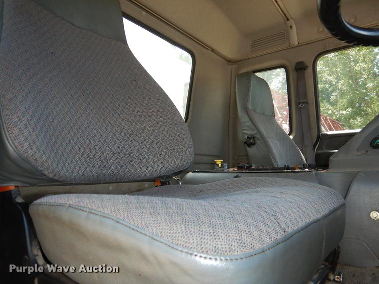 image for item DE1829 2002 GMC T7500 street sweeper truck