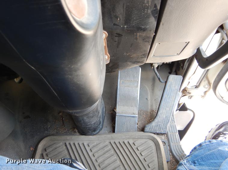 image for item DE1829 2002 GMC T7500 street sweeper truck