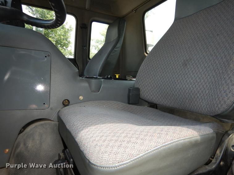 image for item DE1829 2002 GMC T7500 street sweeper truck