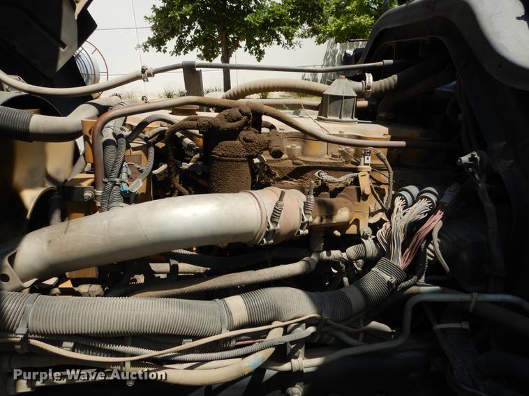 image for item DE1829 2002 GMC T7500 street sweeper truck