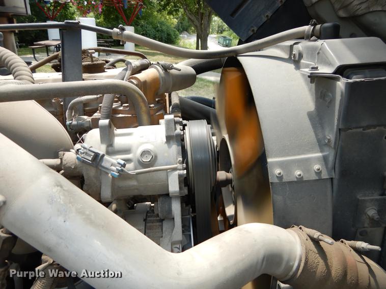 image for item DE1829 2002 GMC T7500 street sweeper truck