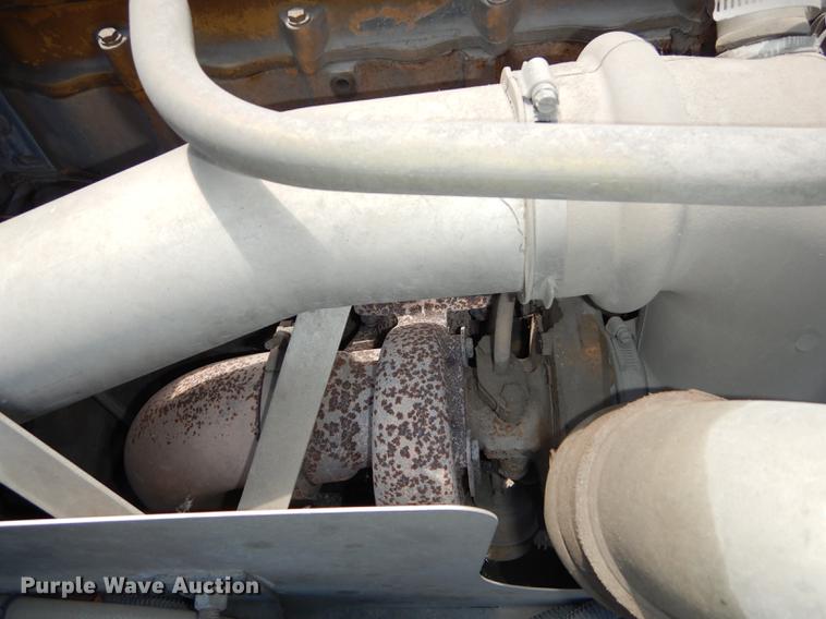 image for item DE1829 2002 GMC T7500 street sweeper truck