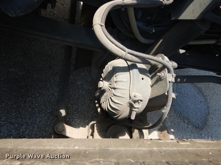 image for item DE1829 2002 GMC T7500 street sweeper truck