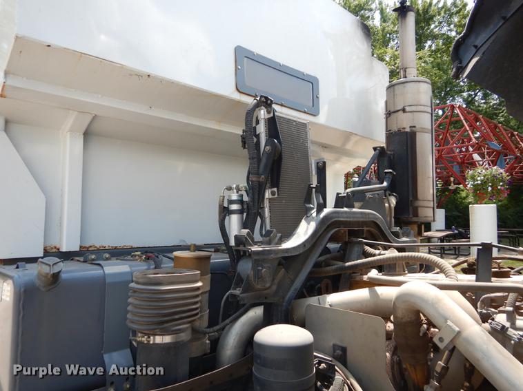 image for item DE1829 2002 GMC T7500 street sweeper truck