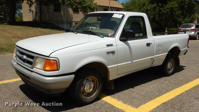 image for item DE1852 1996 Ford Ranger XL pickup truck