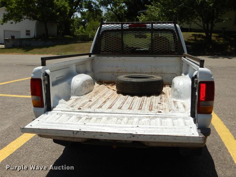 image for item DE1852 1996 Ford Ranger XL pickup truck