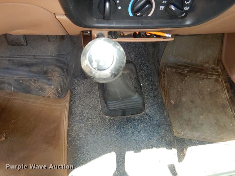 image for item DE1852 1996 Ford Ranger XL pickup truck