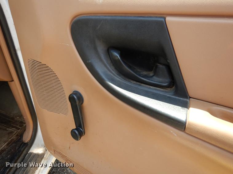 image for item DE1852 1996 Ford Ranger XL pickup truck