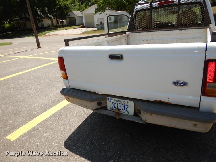 image for item DE1852 1996 Ford Ranger XL pickup truck